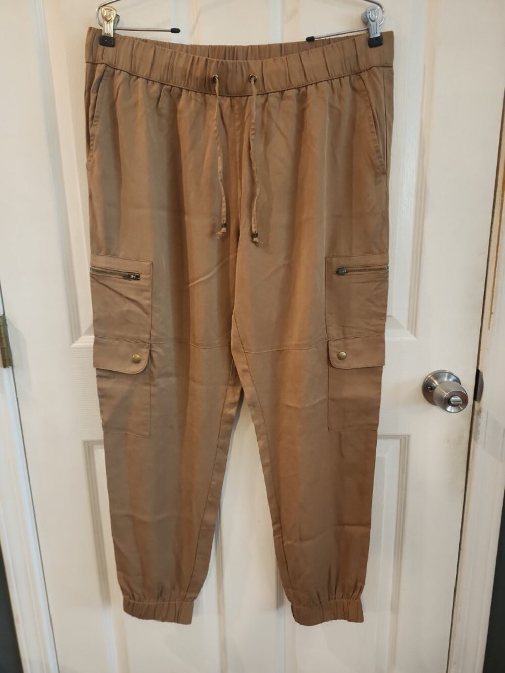 NWT Banana Republic TENCEL Cargo Jogger Pants Sz XL Khaki Soft Travel Utility